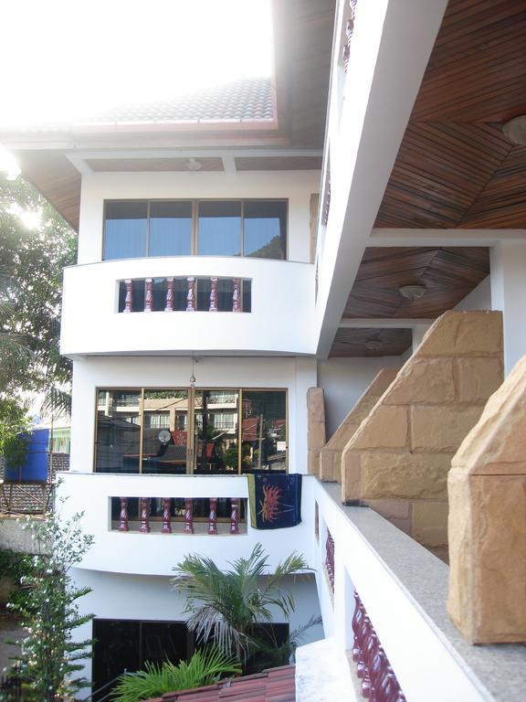 Waree'S Guesthouse Bãi biển Kata Ngoại thất bức ảnh
