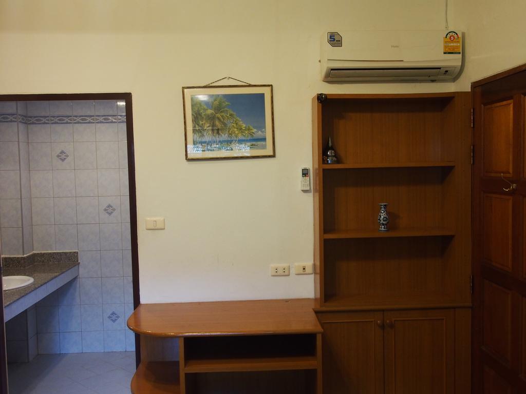Waree'S Guesthouse Bãi biển Kata Ngoại thất bức ảnh