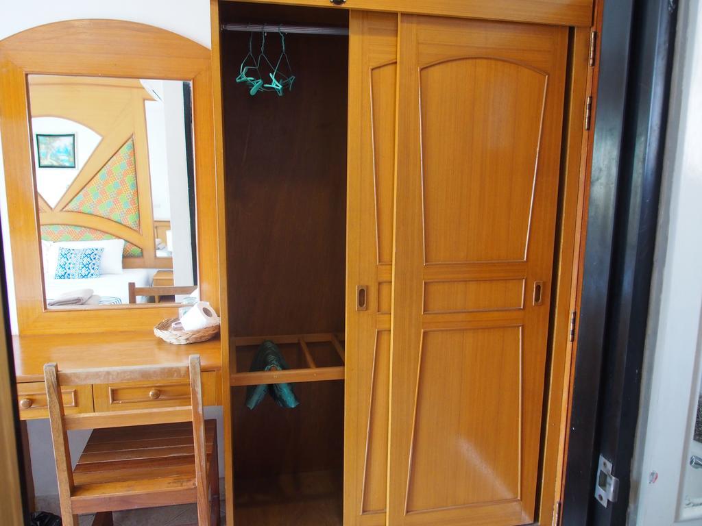 Waree'S Guesthouse Bãi biển Kata Ngoại thất bức ảnh
