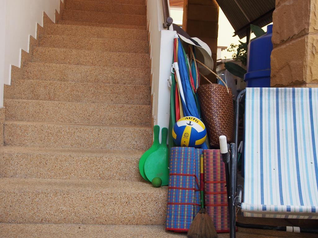Waree'S Guesthouse Bãi biển Kata Ngoại thất bức ảnh