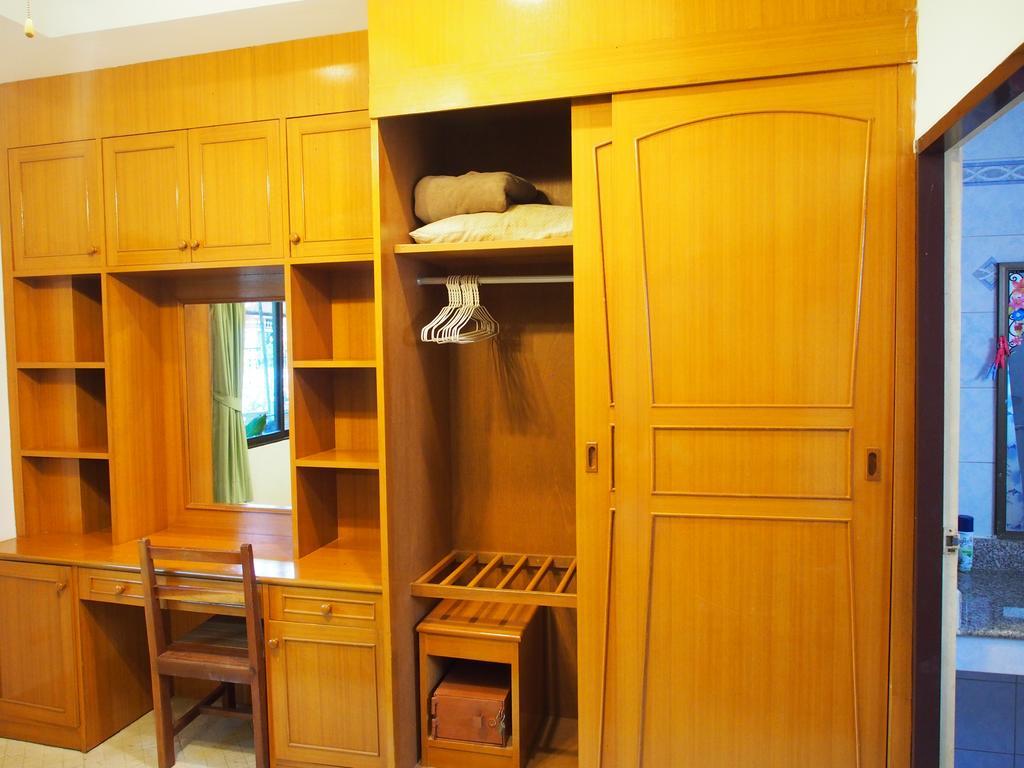 Waree'S Guesthouse Bãi biển Kata Ngoại thất bức ảnh