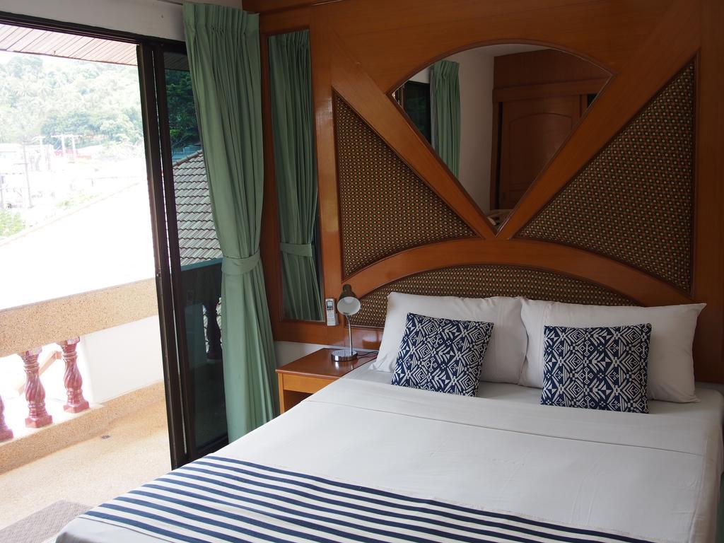 Waree'S Guesthouse Bãi biển Kata Ngoại thất bức ảnh