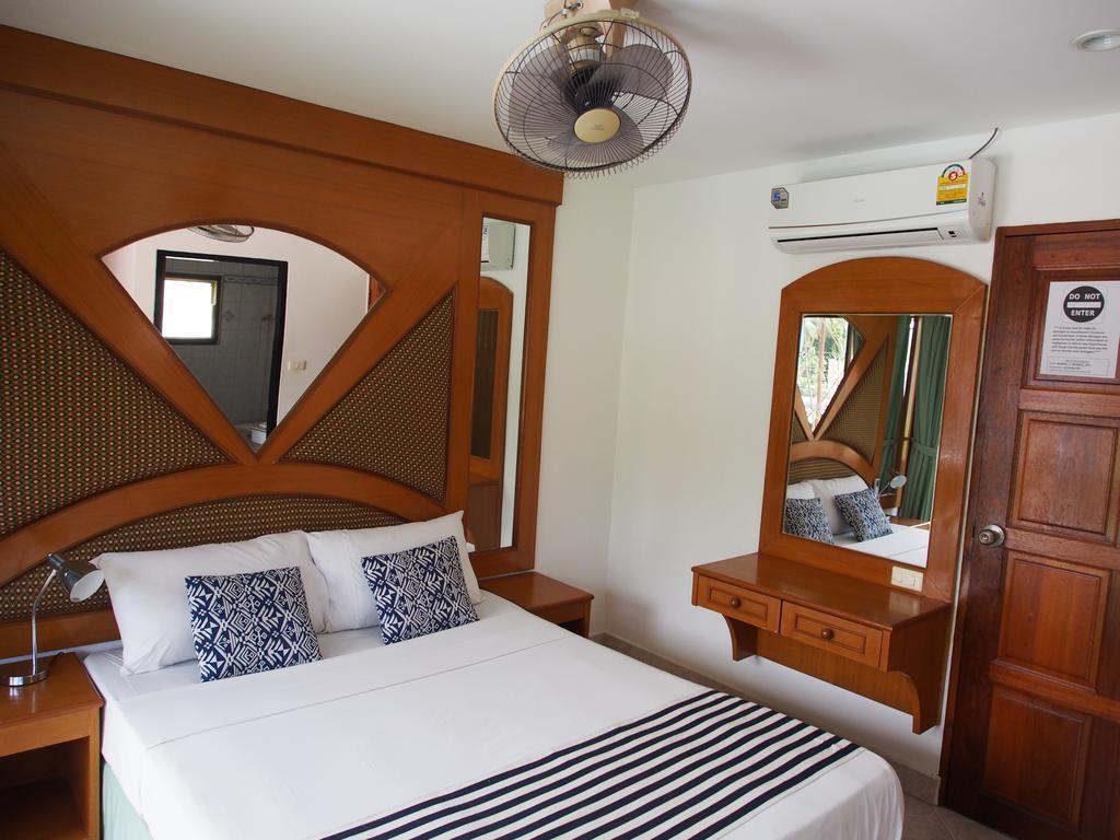 Waree'S Guesthouse Bãi biển Kata Ngoại thất bức ảnh