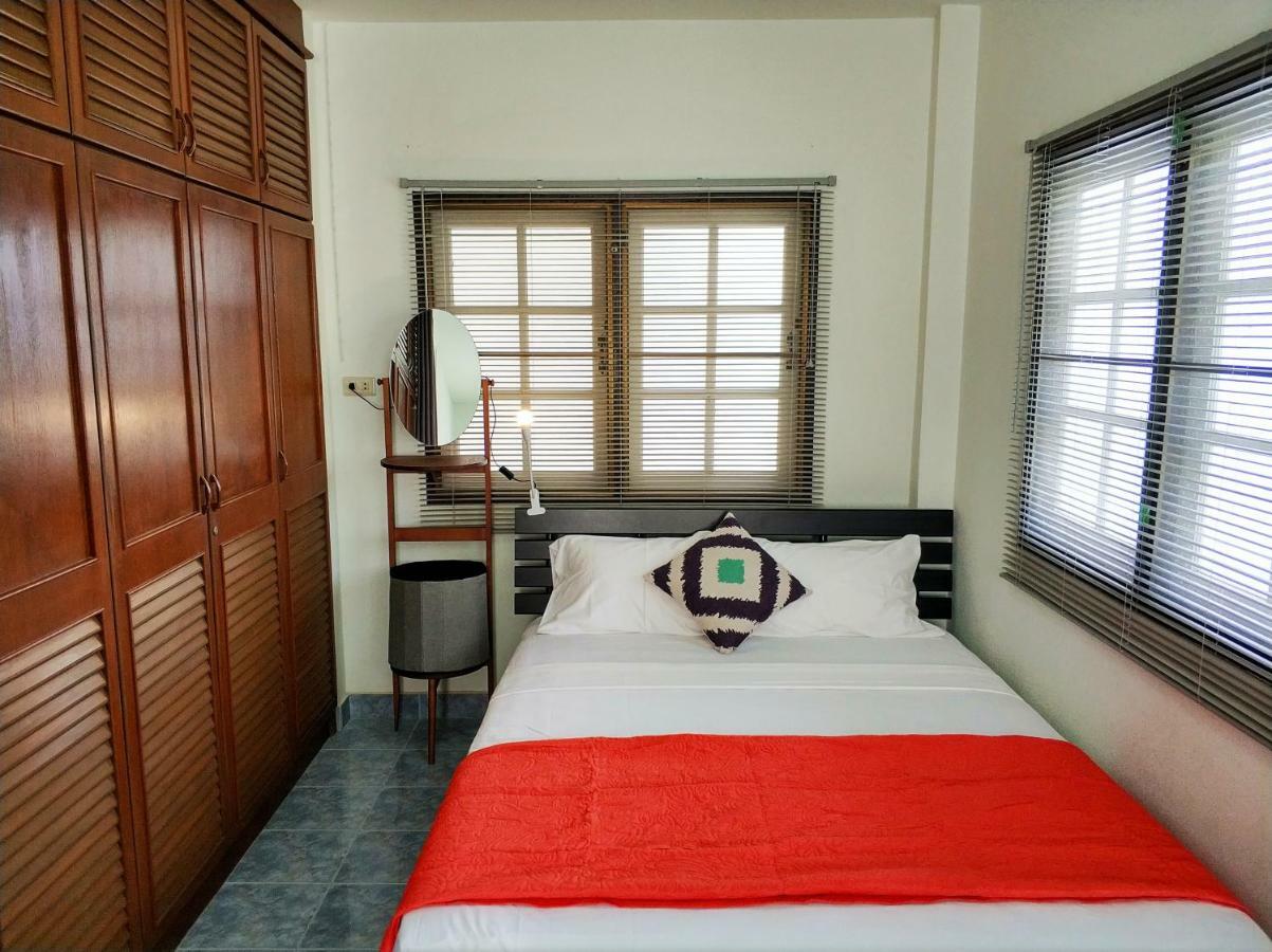 Waree'S Guesthouse Bãi biển Kata Ngoại thất bức ảnh