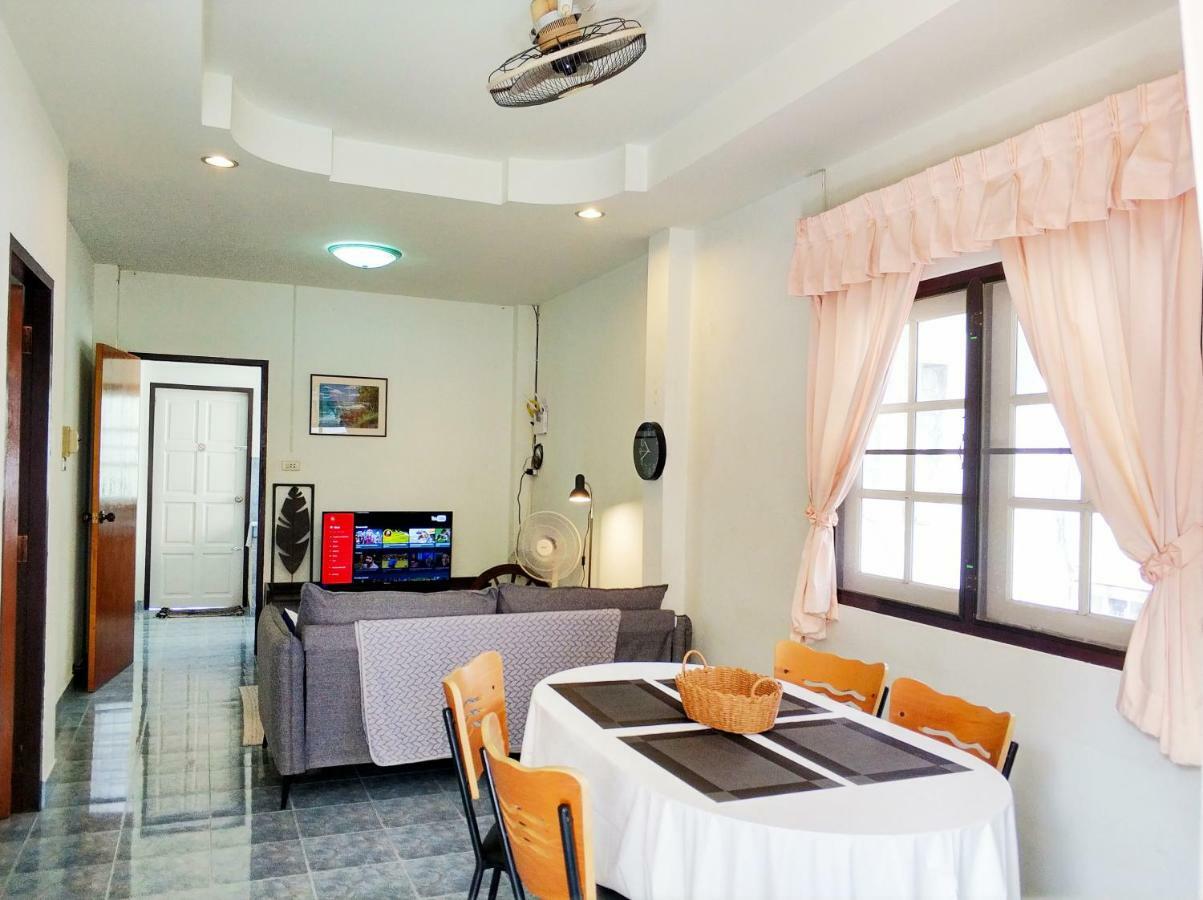 Waree'S Guesthouse Bãi biển Kata Ngoại thất bức ảnh