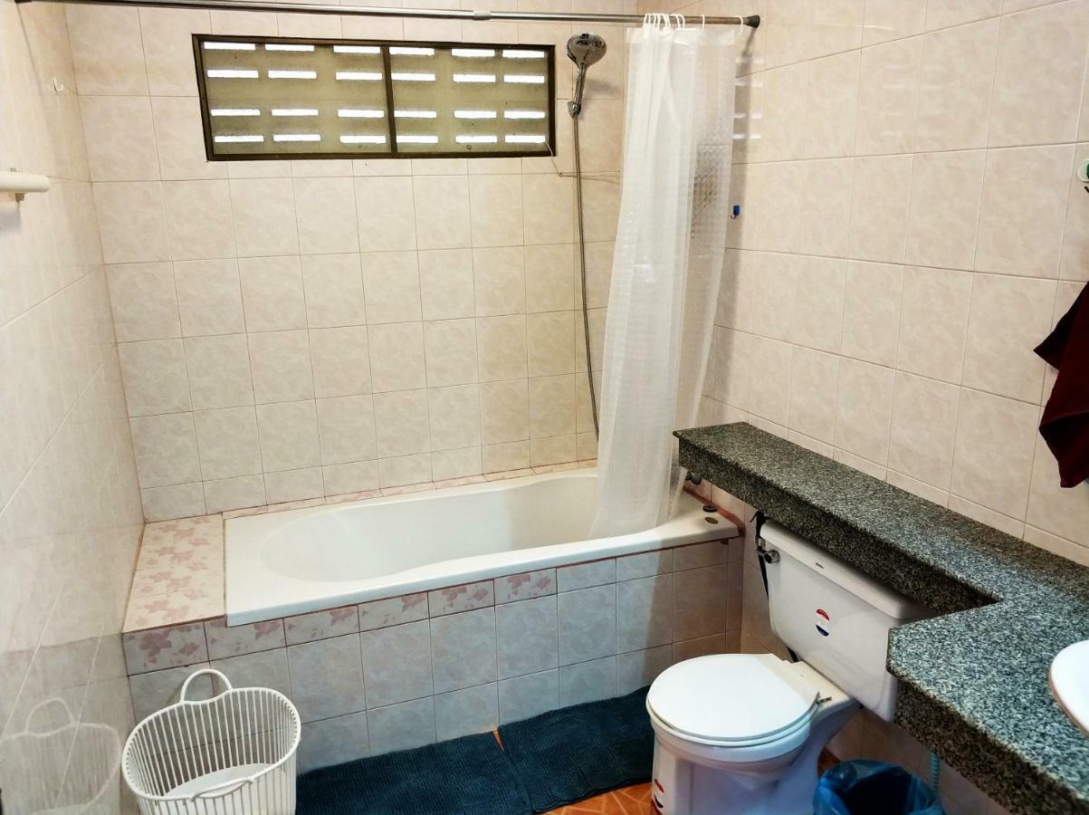 Waree'S Guesthouse Bãi biển Kata Ngoại thất bức ảnh